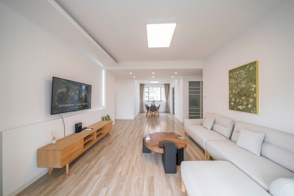 Tyms 4BR 2BA APT TianShan Changning