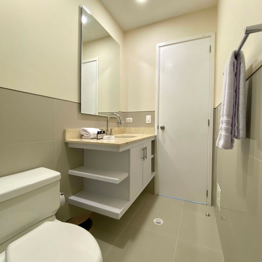 w Stunning 2BR w Pool n AC in Sunny Cartagena