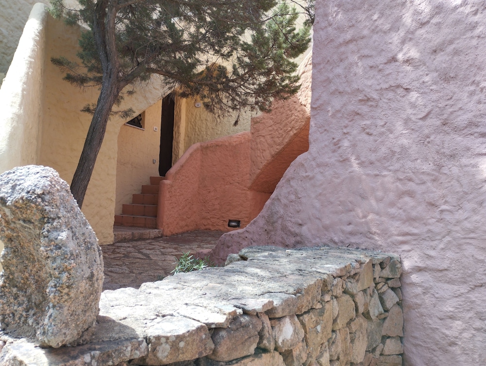 Arzachena Vacations - Seaside Apartment Baja Sardinia - 6pl August - 250 m From Smeraldo Beach ! - Property Image 3