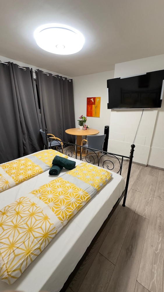 Luxury Garden Villa Sleeps 16 Guests