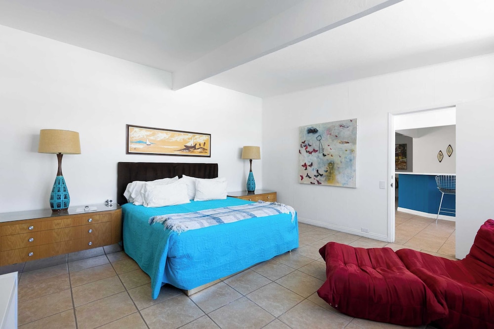 The Monkey Tree Hotel Buyout by Avantstay Entire Hotel Buyout! Funky Rooms w/ Modern Amenities!