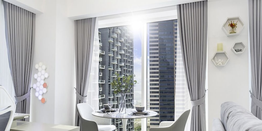 LUX The West Wharf Canal View Suite