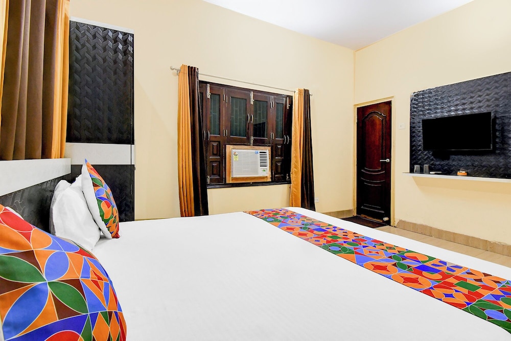 Fabhotel Rb Palace