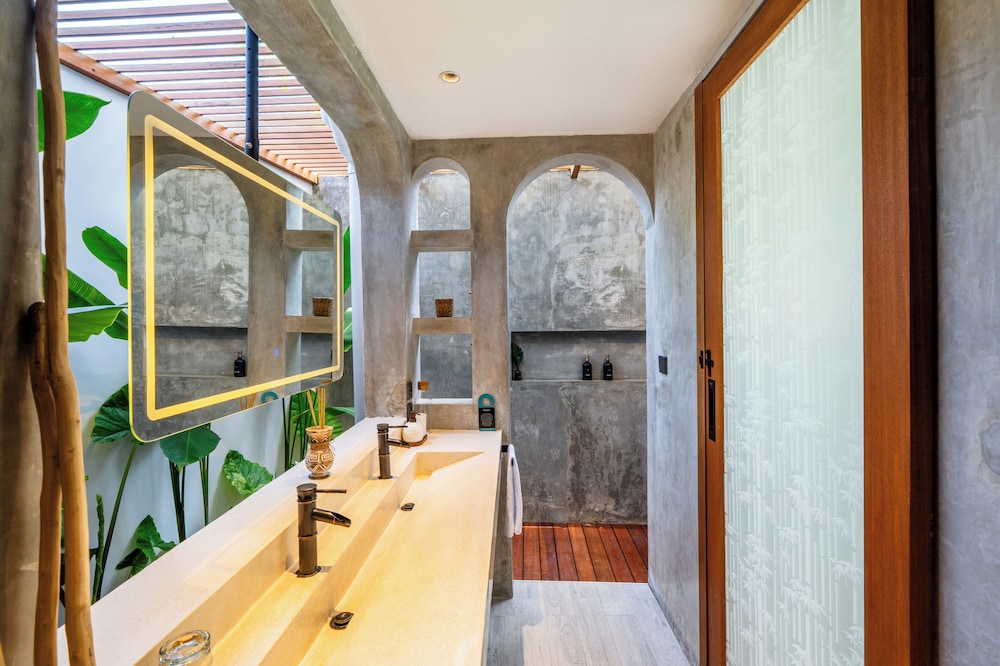 Villa Bong by Pertama Management