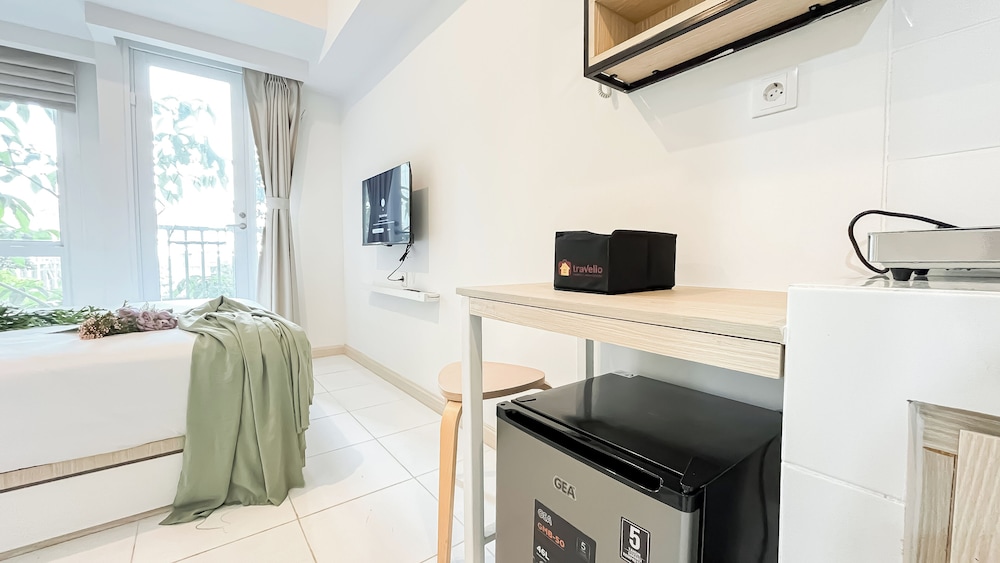 Basic And Compact Studio At Tokyo Riverside Pik 2 Apartment