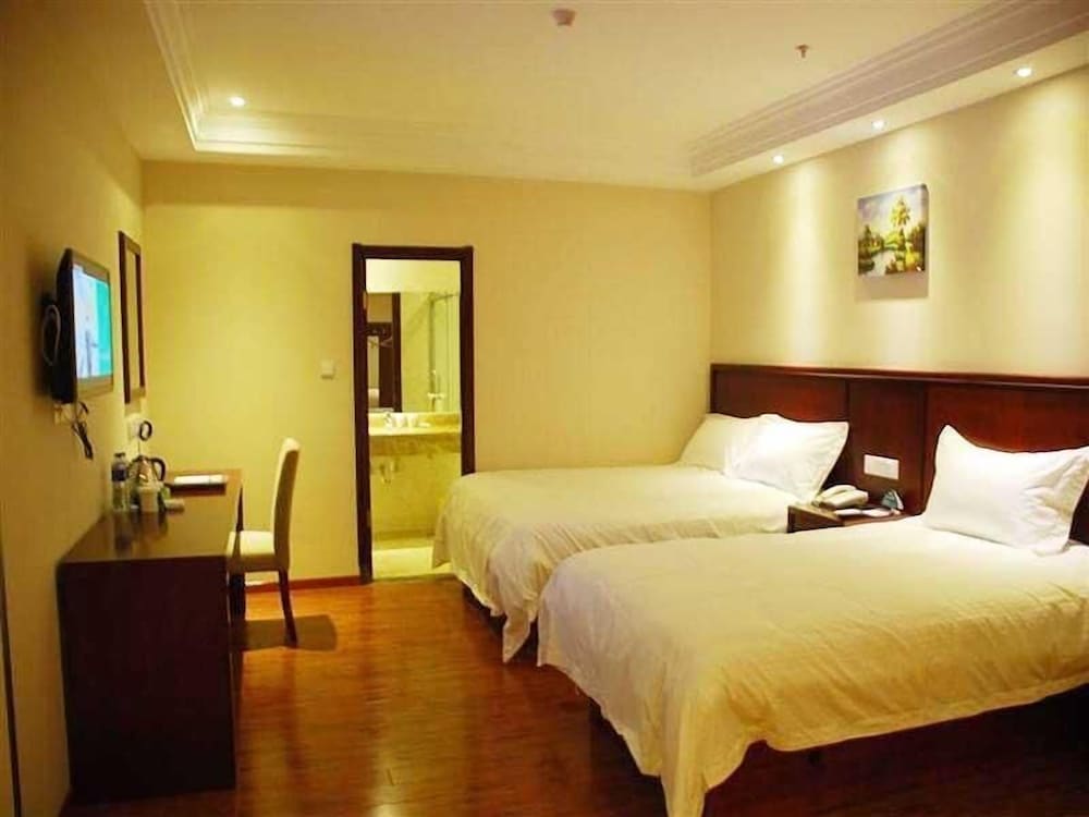 GreenTree Inn Chuzhou Dingyuan County People's Square General Hospital Business Hotel