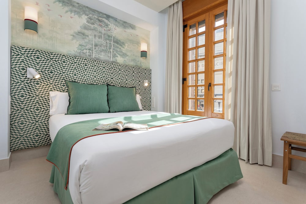 Bright Apartment in Seville. Tomás de Ibarra II