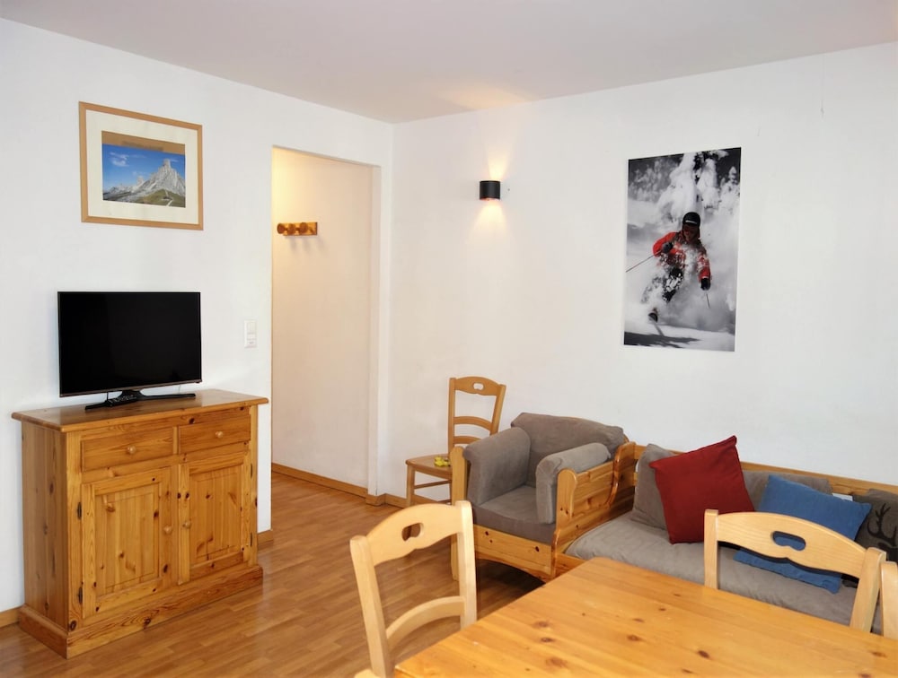 Flat in Nendaz Near Ski Slopes & Cable Cars