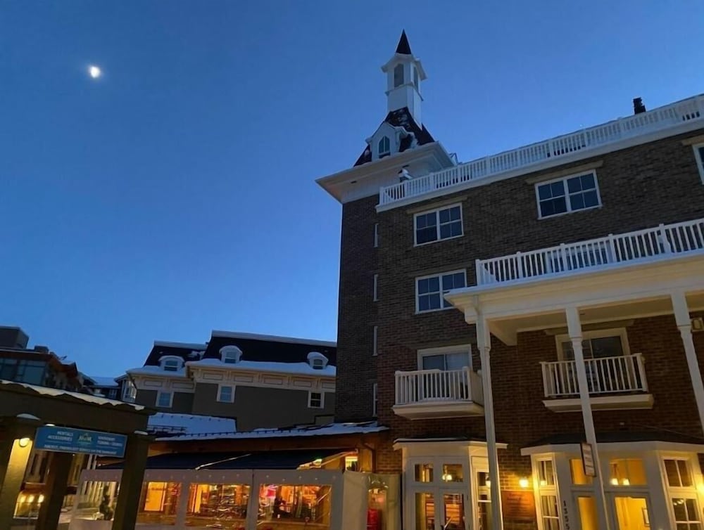 2BR Resort Plaza 5022 Slope-Side Park City Condo, Ideal for Families & Couples