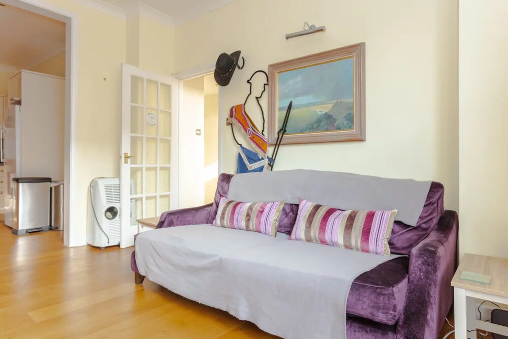 Peaceful 2 Bedroom Apartment in Affluent Fulham