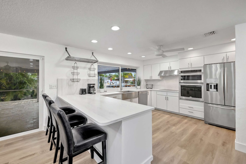 Waterfront Paradise Chic 3 BDR