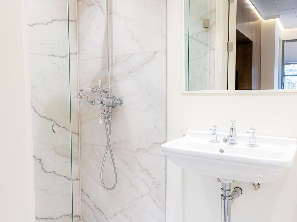 Five Bedroom Near Camden Arts Centre by Bevilla