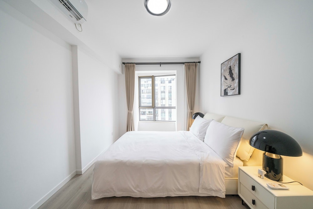 Tyms Spacious 3BR 2BA APT Laishi Di