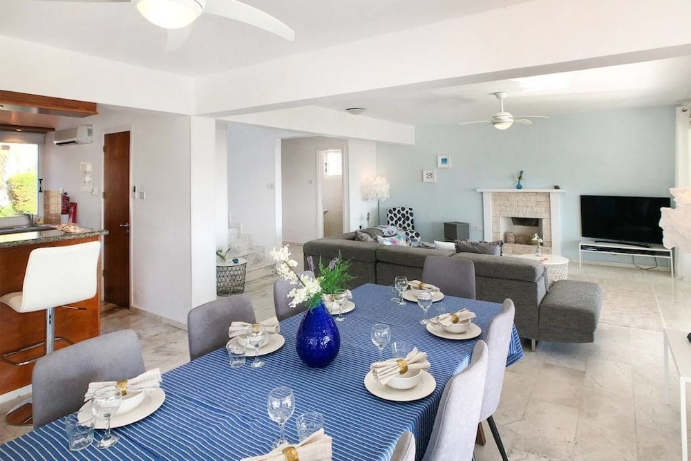 Villa Searay