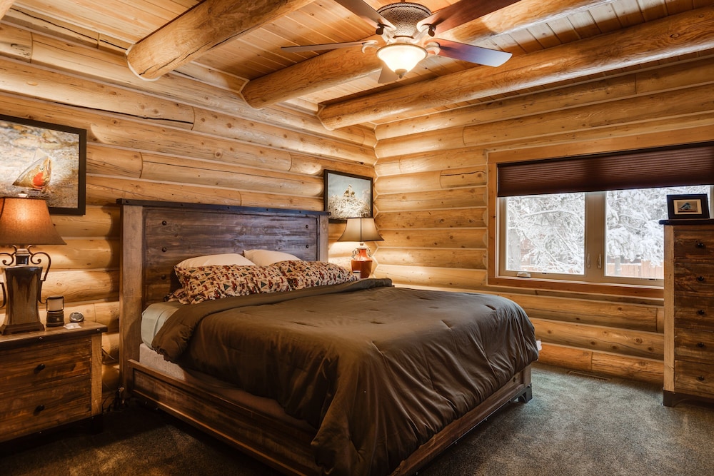 Lumberjack Lodge view 4