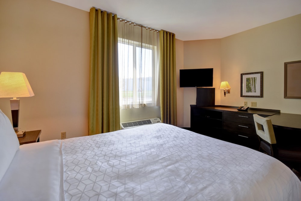 Candlewood Suites St. Clairsville by IHG