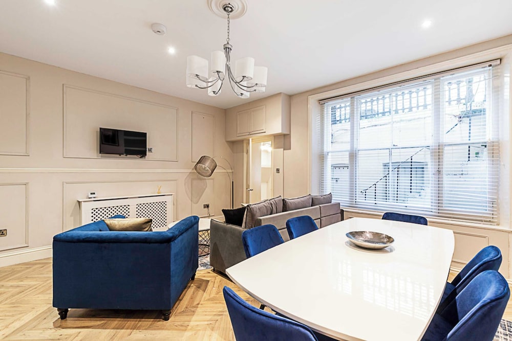 Beautiful Two Bedroom Abode in Notting Hill