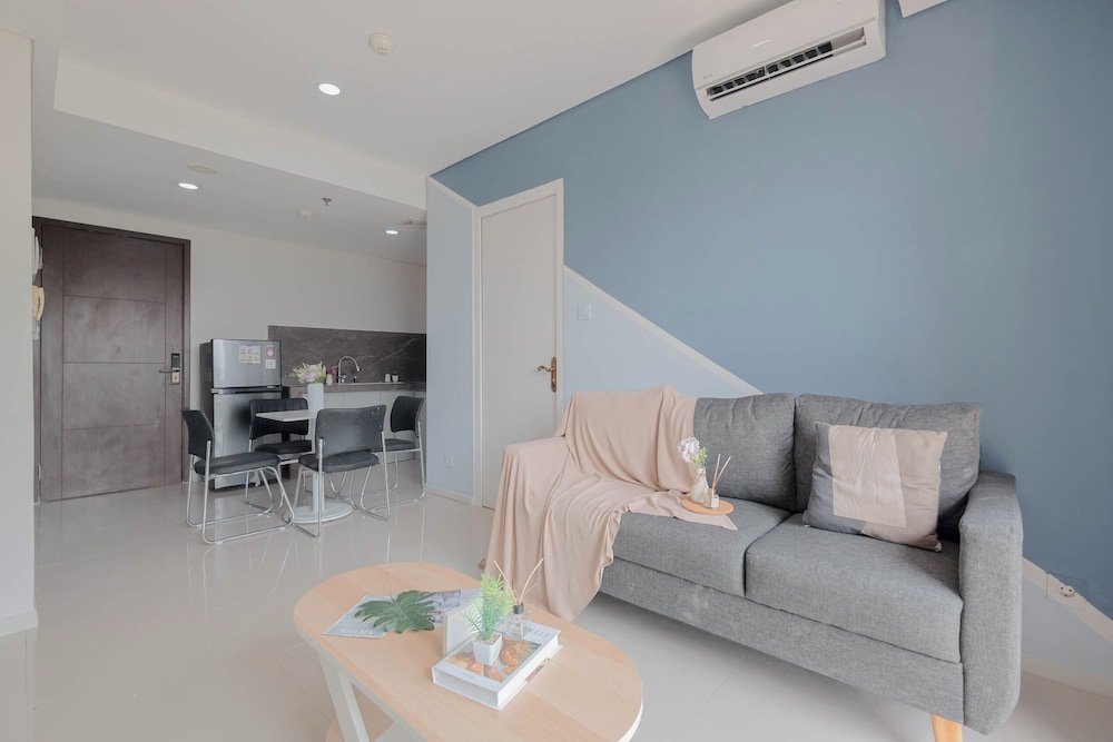 Spacious 3Br At Daan Mogot City Apartment