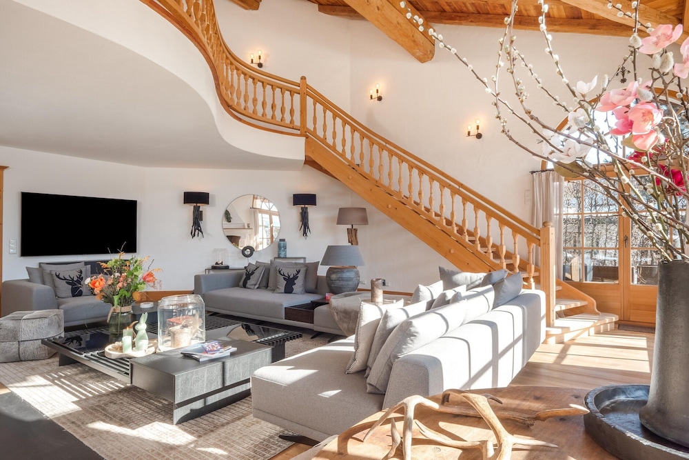 Elegant Chalet Near Slopes & Village