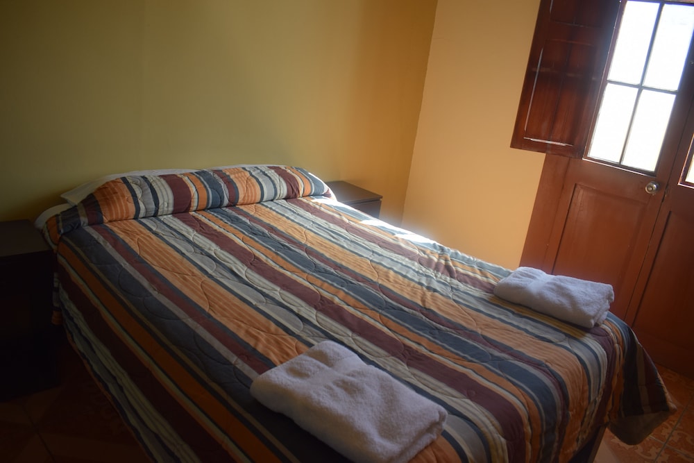 Mango Hostel Bed & Breakfast