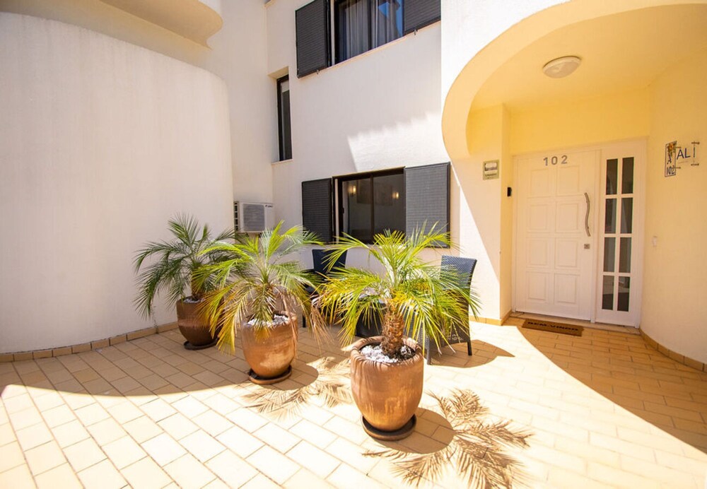 102 Hibiscus Monte Dourado