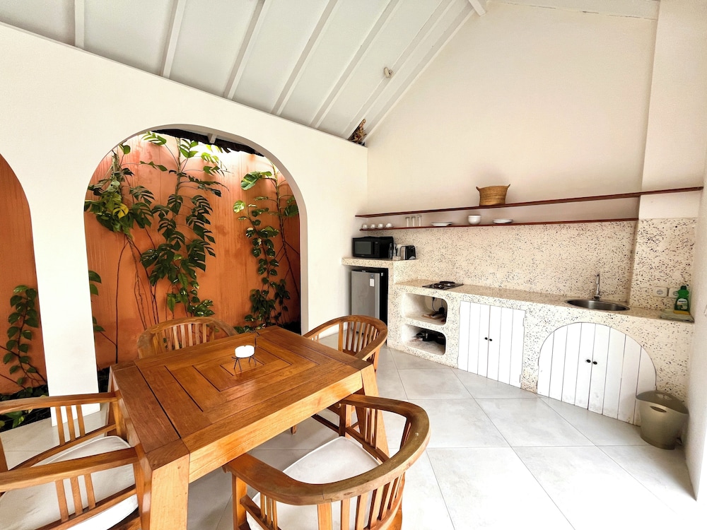 Lovely 2BR Villa Close to The Beach
