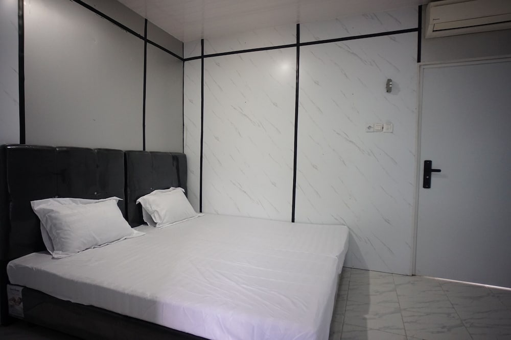 OYO 94903 Akasia Guesthouse