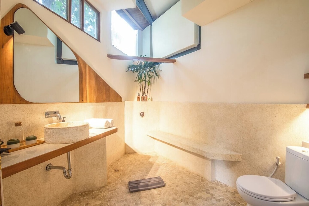 Stylish 2-br Villa With Pool, 800m Canggu Beach