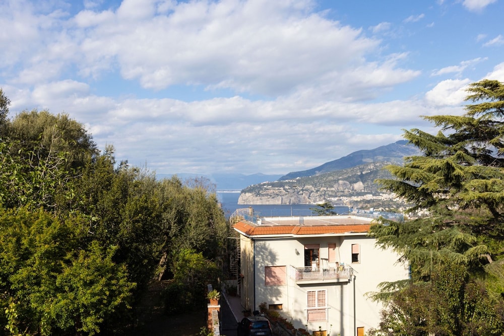 Estate4home - Villa Louise