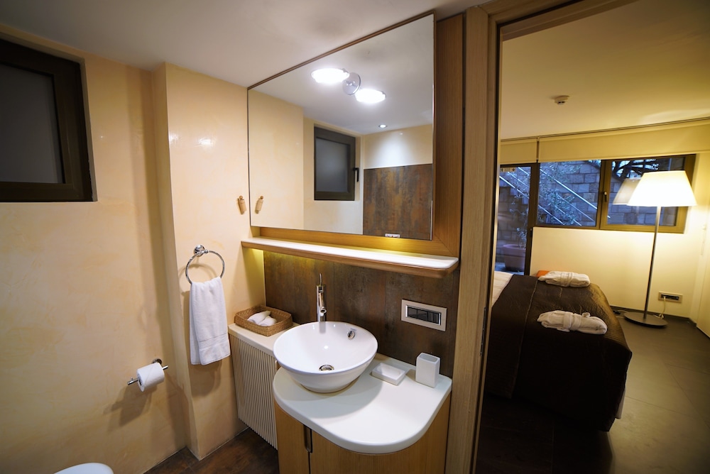 Deris Bosphorus Lodge