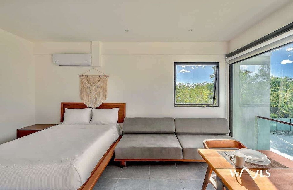 Studio With Great Rooftop Pool
