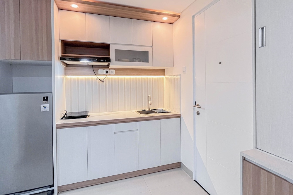 Comfy 1BR Apartment at Tamansari Skylounge Makassar