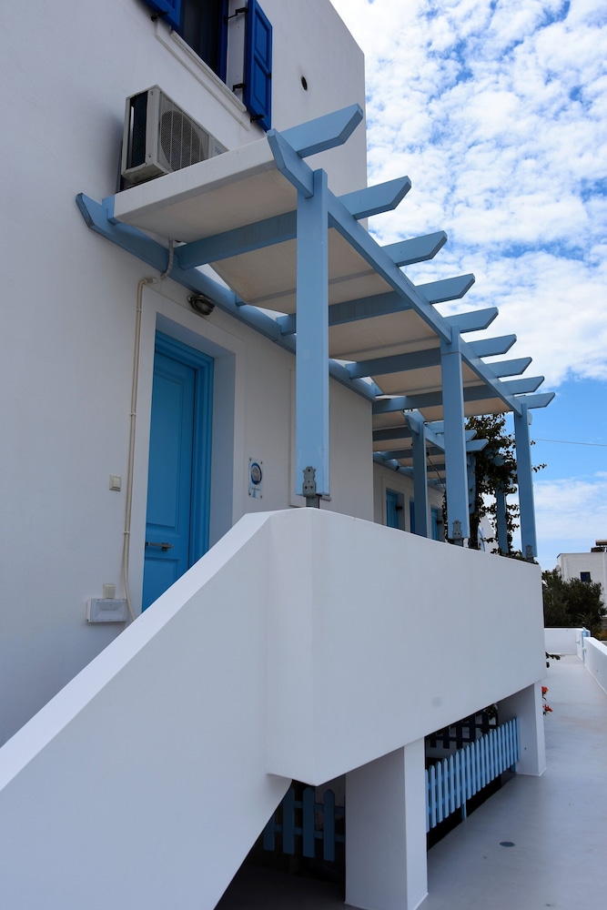 ADELPHI APARTMENTS