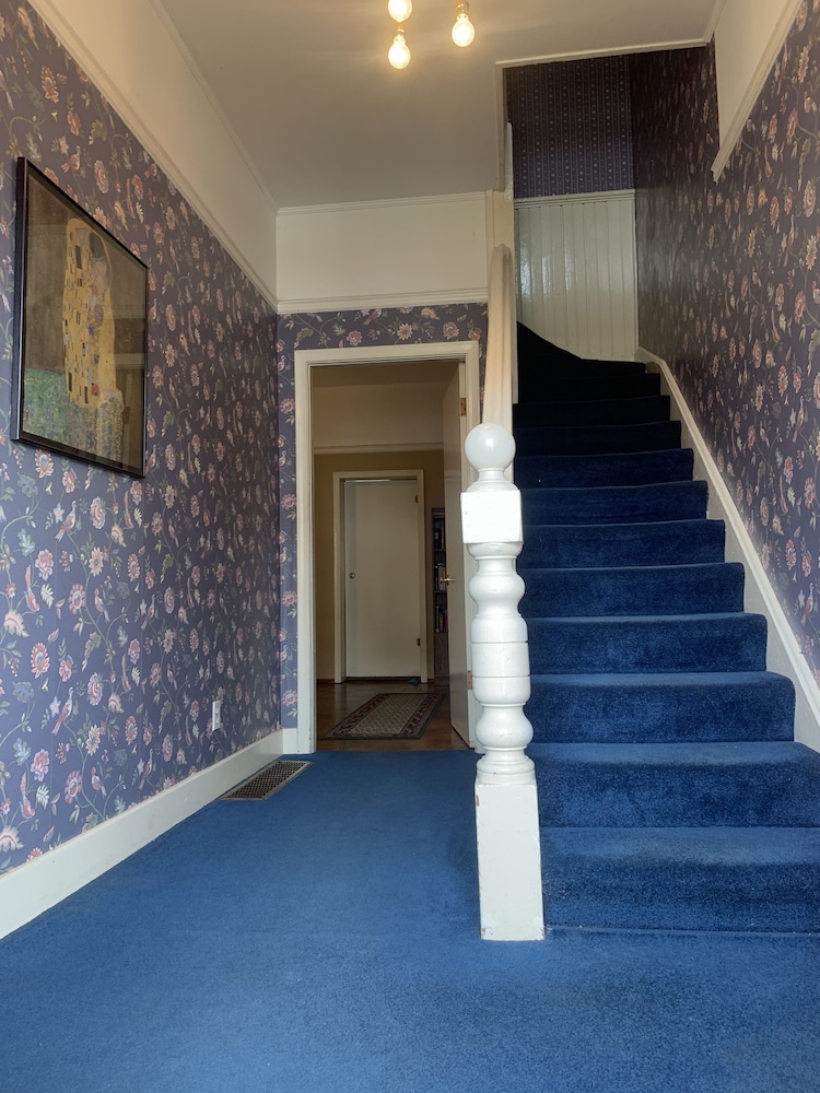 Towle House 1006
