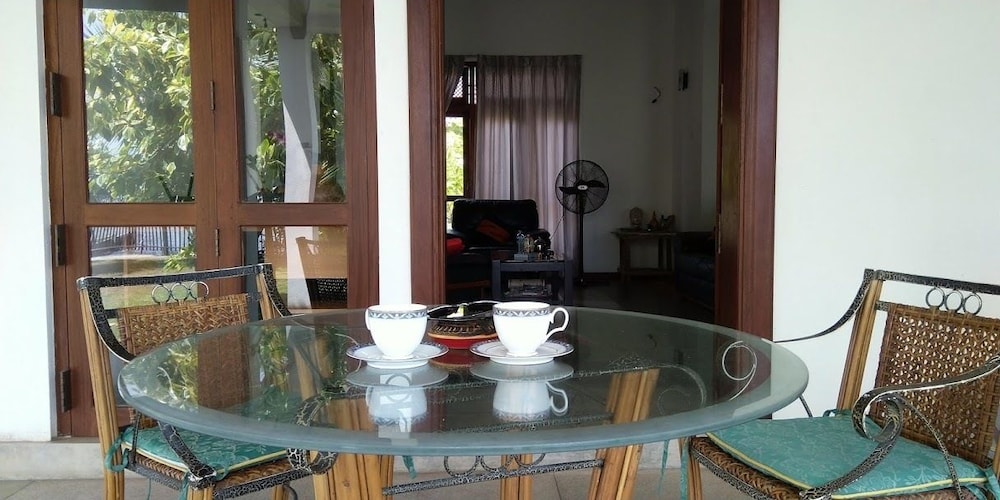 Negombo Holiday Home