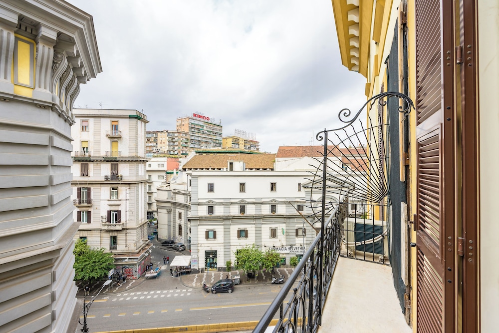 Chic Lifestyle Apartment
