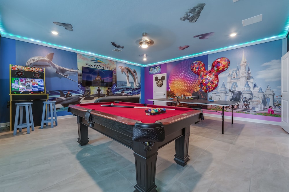 9 Bedroom Family Friendly Retreat - Private Pool