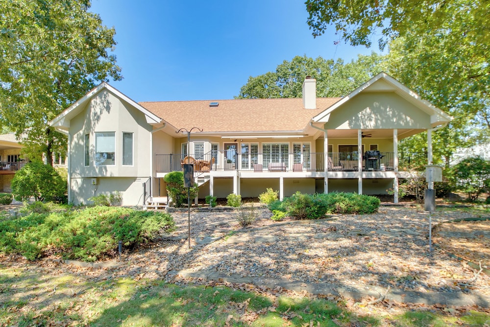 Golf Course View: Elegant Hot Springs Village Home