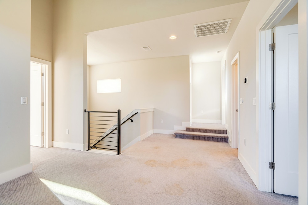 21 Mi to Dtwn: Spacious Home in Austin Suburbs!