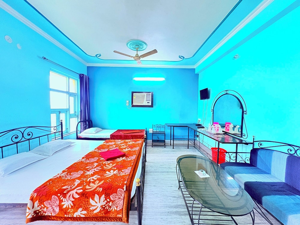 Binapani Hotel & Restaurant Tarapith