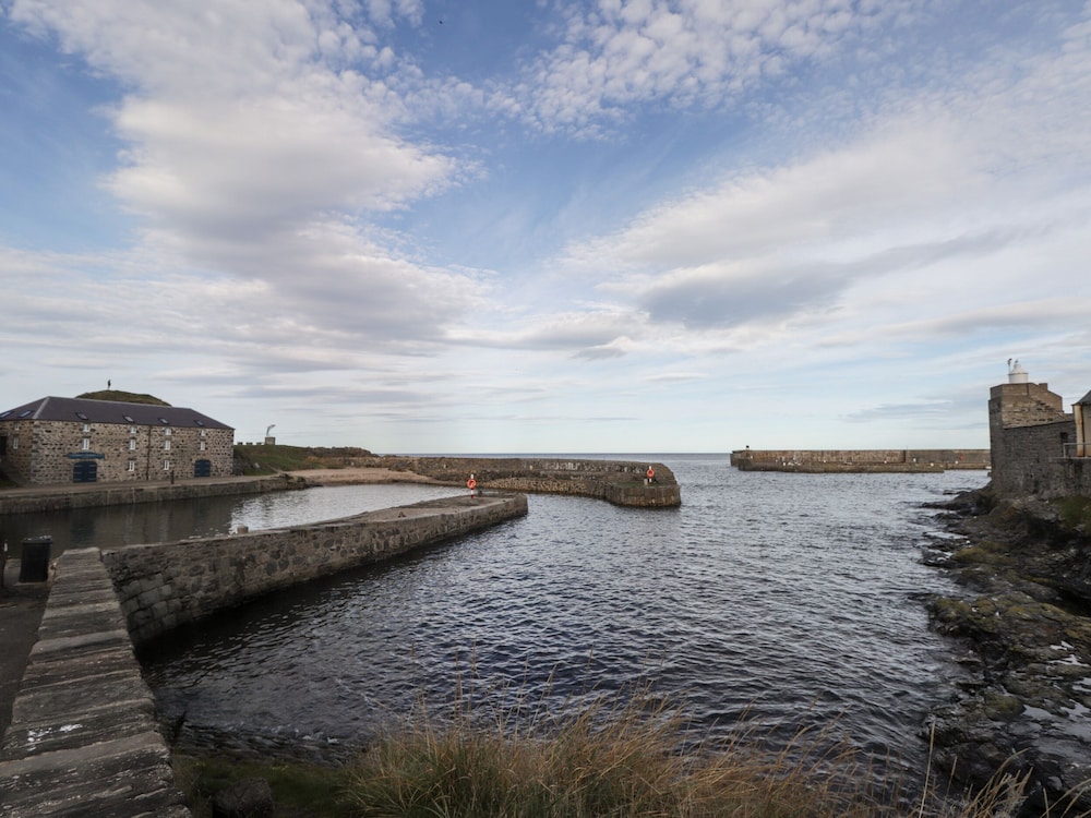 2 Seafield Place