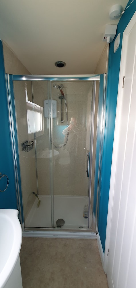 2bed Chalet Sleeps 5 - Dogs Free, Parking, Seaview