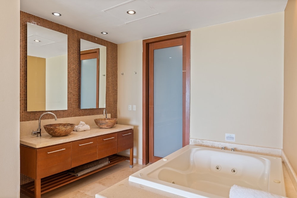 Encanto Living 0603 -3BR by Kivoya
