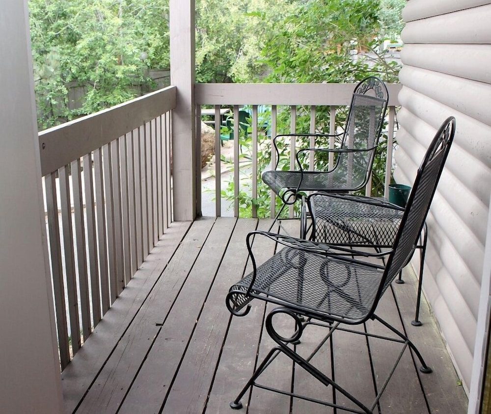 Sunnyside Knoll: 5 1 Bedroom Cabin view 4