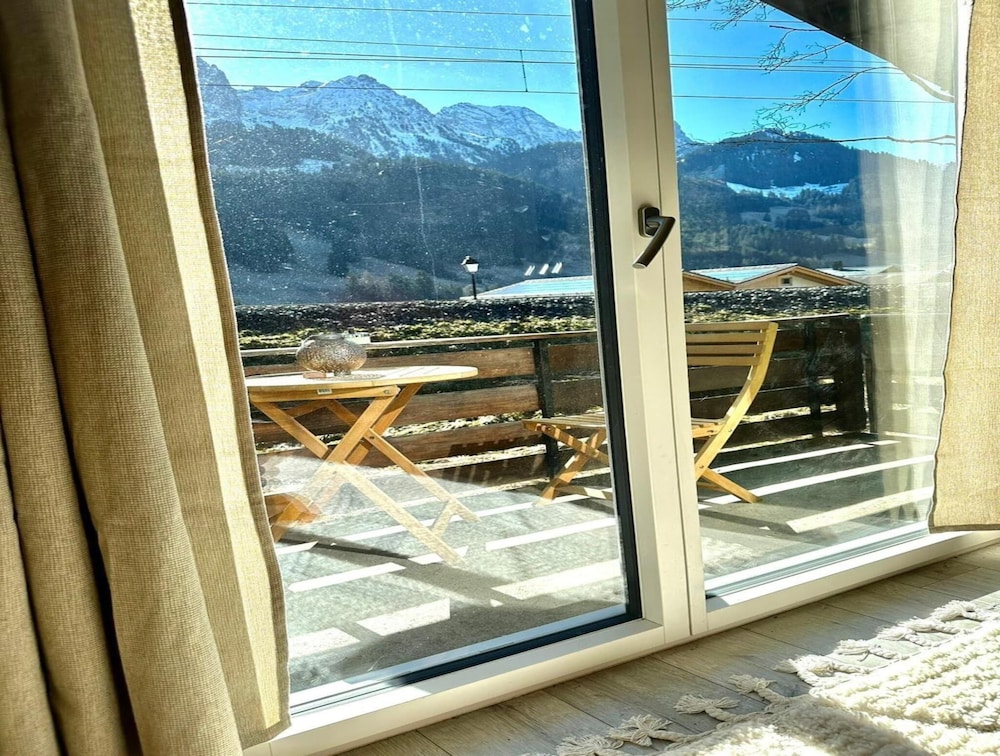 Cosy Chalet With Garden