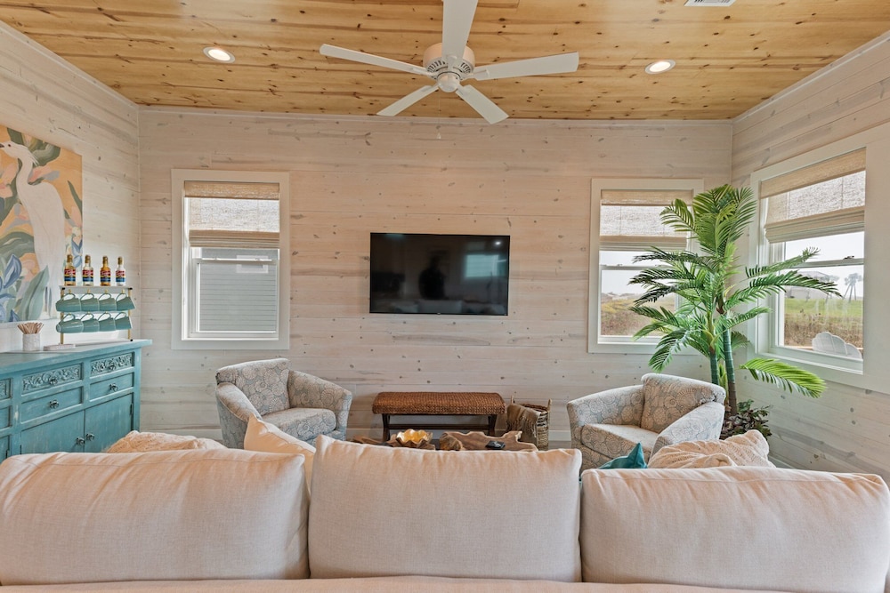 Palm Beach! Private Pool - Boardwalk - Game Room!