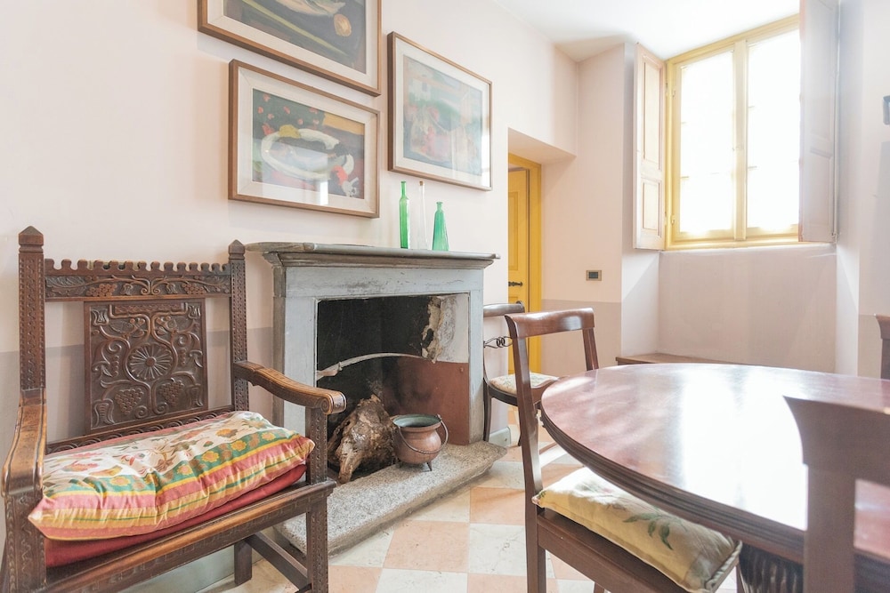 Villa Torre di Palanzo With Magnificent View by Rent all Como