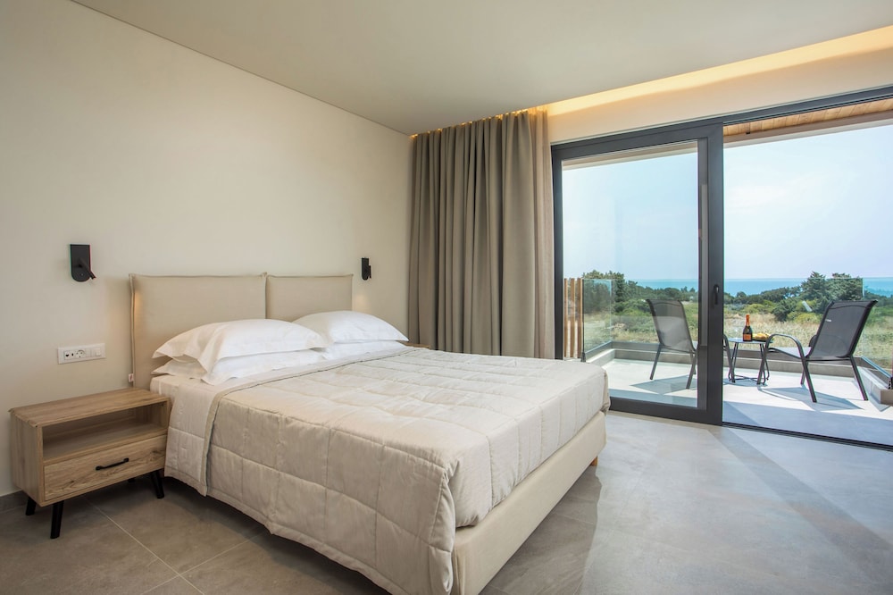 Aethrion Luxury Villas & Suites