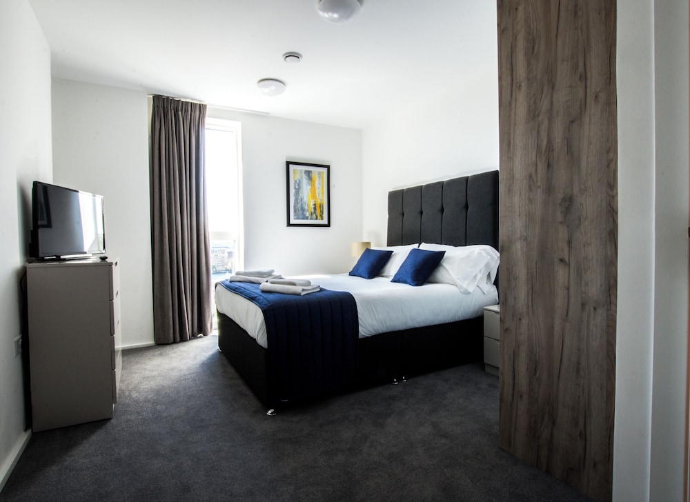 Millharbour Apartments By Charles Hope