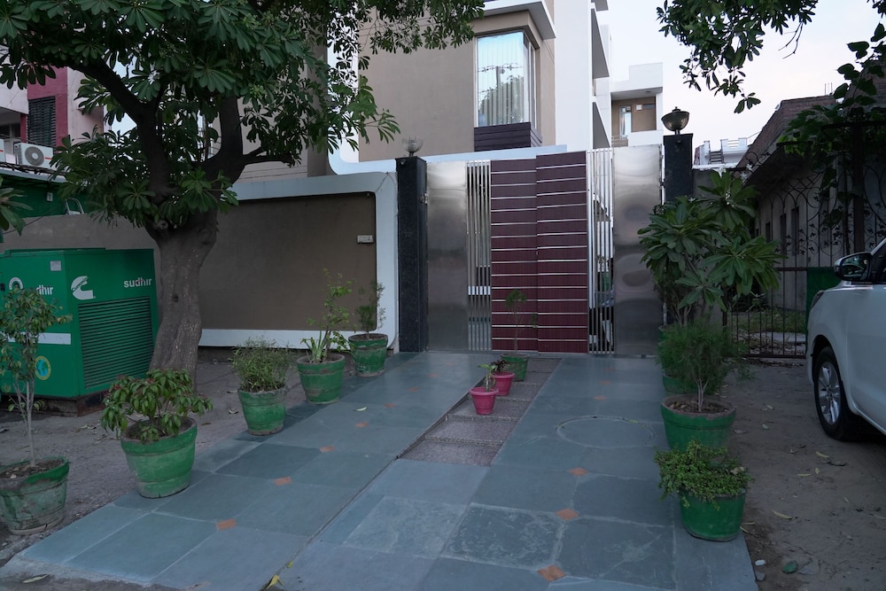 Noida Vacations - Mint Metropolitan Grand - Property Image 114